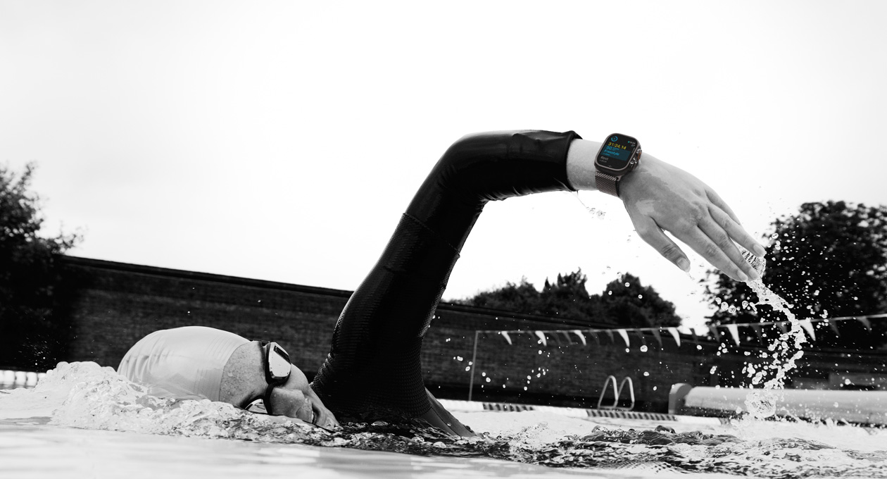 A swimmer tracks workout on Apple Watch Ultra 3