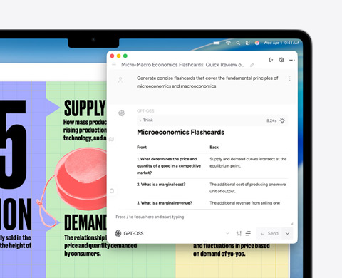 MacBook Air-scherm met Schrijfhulp van Apple Intelligence waarmee flashcards worden gemaakt over micro- en macro-economie