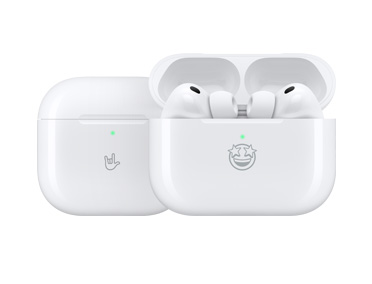 Individuell gravierte Apple Produkte: MagSafe Ladecase (USB-C) mit Gravur auf der Vorderseite „Rock-on Emoji“, MagSafe Ladecase (USB-C), geöffnet, AirPods Pro 3, mit Gravur auf der Vorderseite „Emoji mit Sternenaugen“