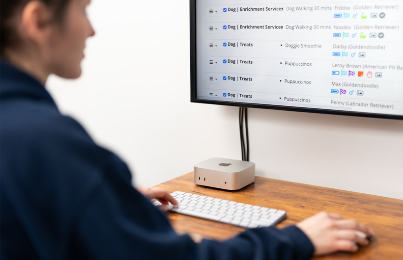 Na Macu mini se každý snadno přihlásí a prohlédne si aktuální úkoly.