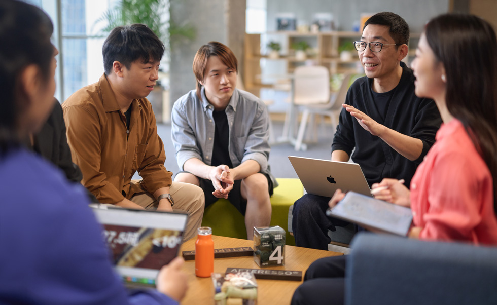 A Saturnbird minden csapata megbízik az Apple technológiájában.