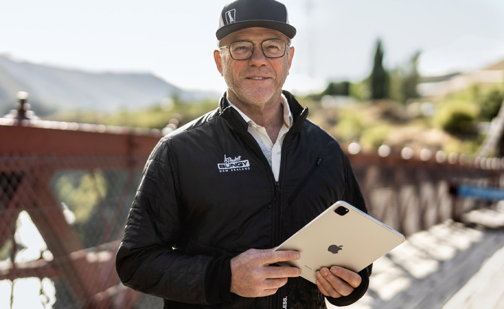 Henry van Asch är Managing Director och medgrundare på AJ Hackett Bungy New Zealand.