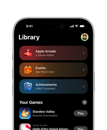 Egy iPhone kijelzőjének felső fele, amelyen a Játékok app felületének Könyvtár része látható az Apple Arcade, az Események, az Eredmények és az Összes játék szakasszal
