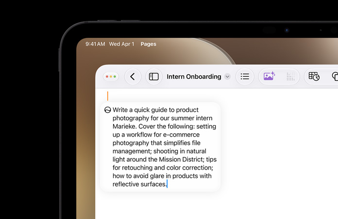 Esquina superior izquierda de un iPad, la pantalla muestra un documento de Pages abierto, instrucciones para crear un borrador con la funcionalidad Escribir con Siri